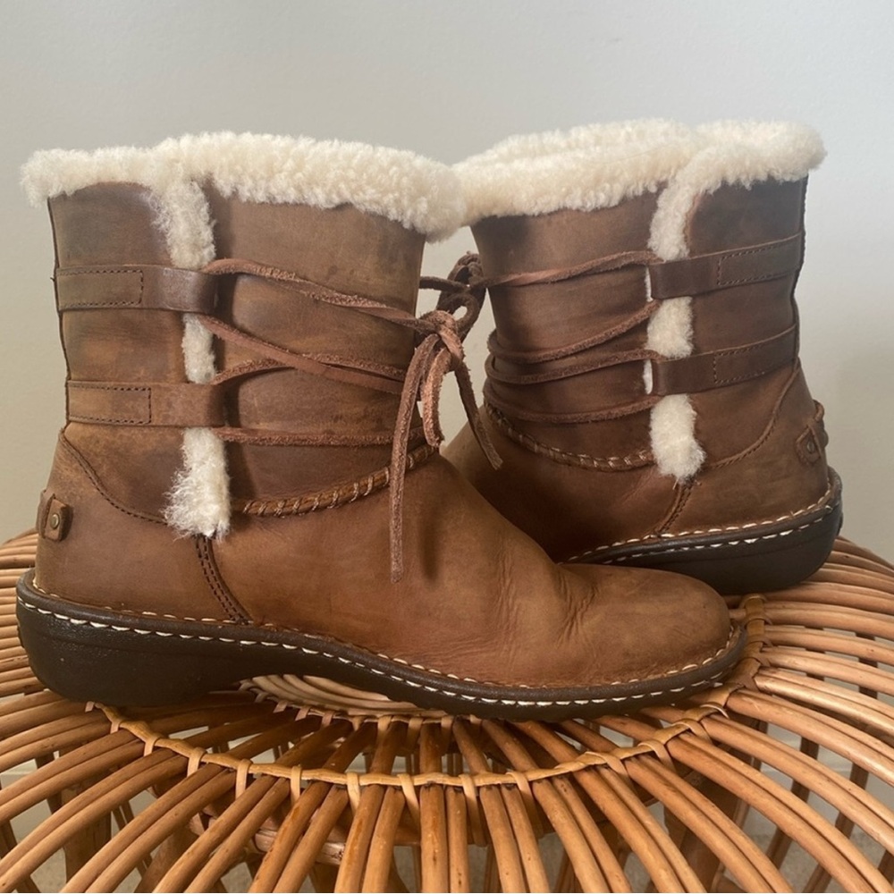 UGG Women's Caspia Brown Leather Pull On Ankle Boot Size US 7